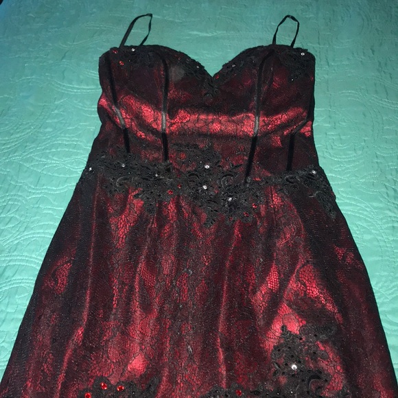 Red and black prom dress - Picture 1 of 8